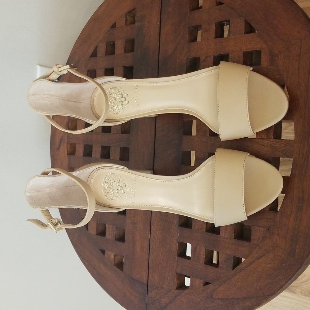 Vince Camuto Corlina Sandals size 8.5.